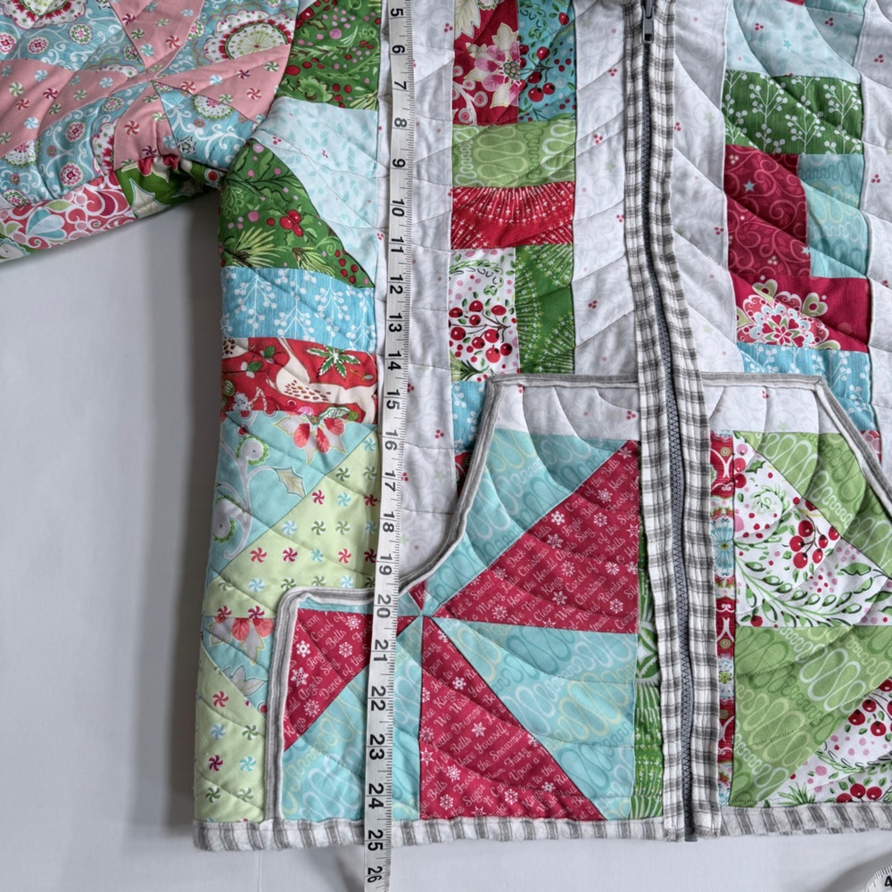 Hand Made Patchwork Christmas Winter Team Quilt Jacket with Hood Size M/L - Picture 11 of 14